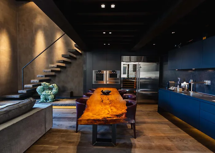 Strozzi Luxury View, Re Collection